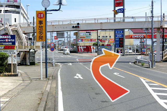 県道24号 交差点右折