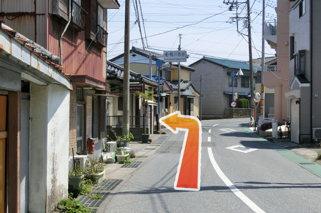 247号線 鴨川漁港方面へ左折、くだる